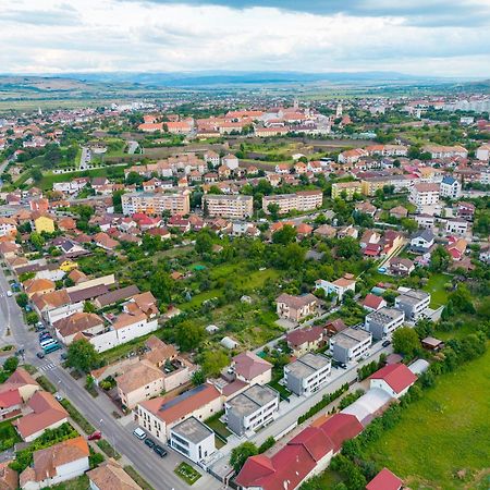 Hotel Casa Cu Nuc Alba Iulia Exterior foto