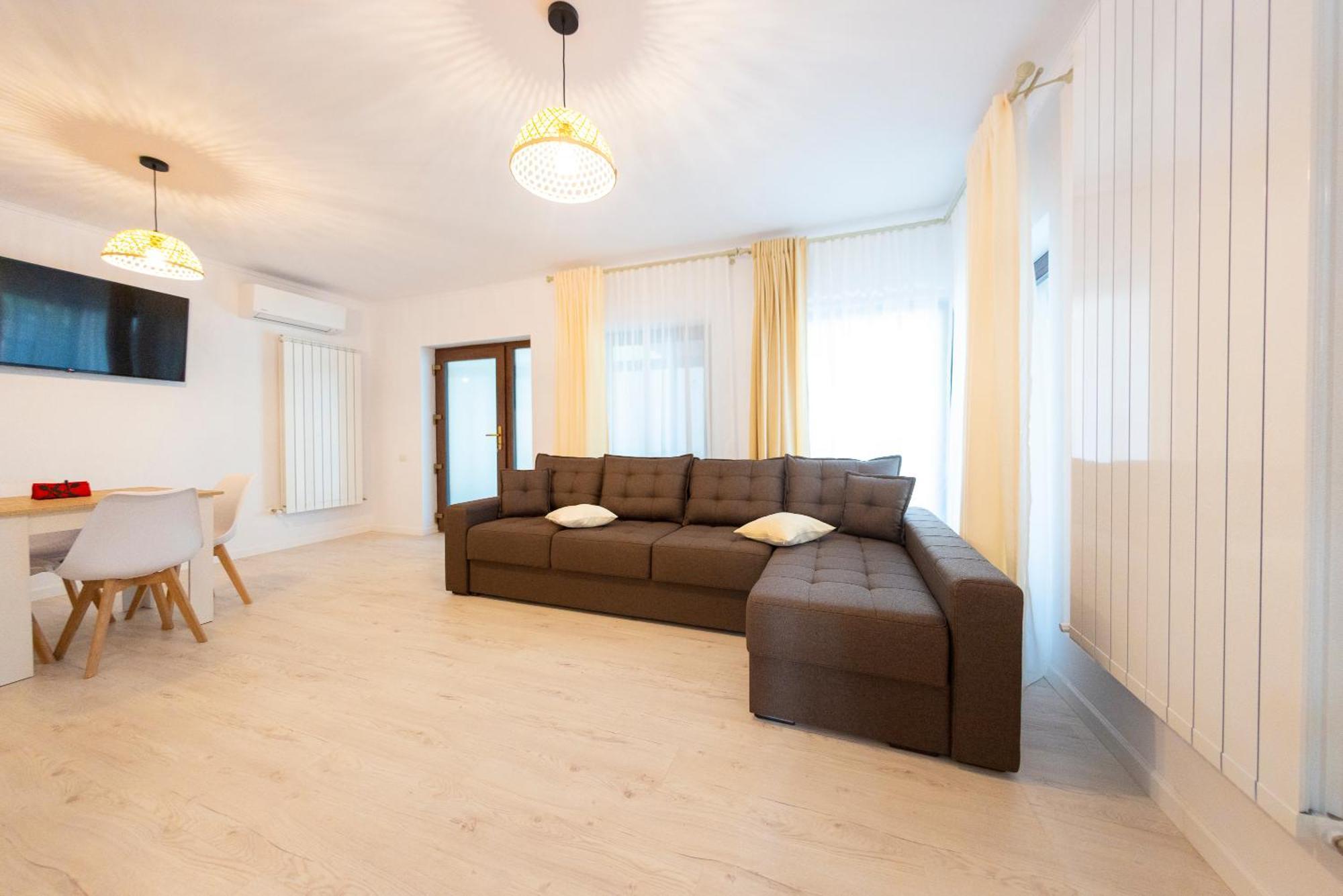 Hotel Casa Cu Nuc Alba Iulia Exterior foto