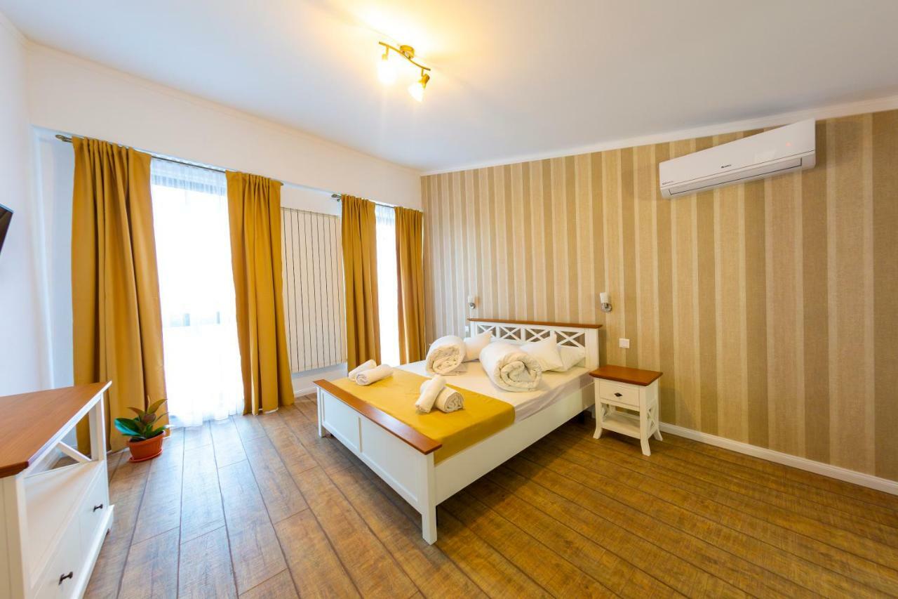 Hotel Casa Cu Nuc Alba Iulia Exterior foto
