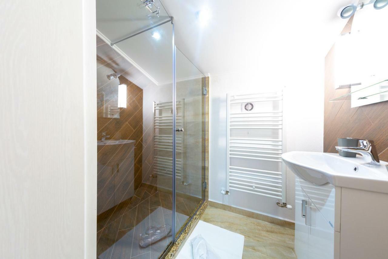 Hotel Casa Cu Nuc Alba Iulia Exterior foto